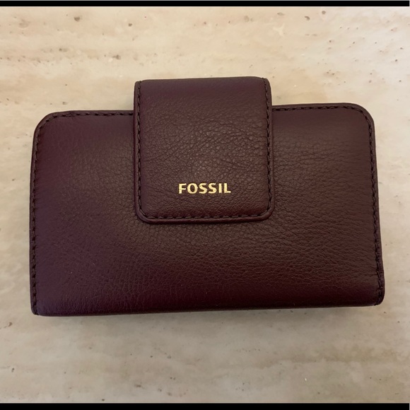 Fossil Handbags - FOSSIL Women Madison Tab Multifunction Wallet